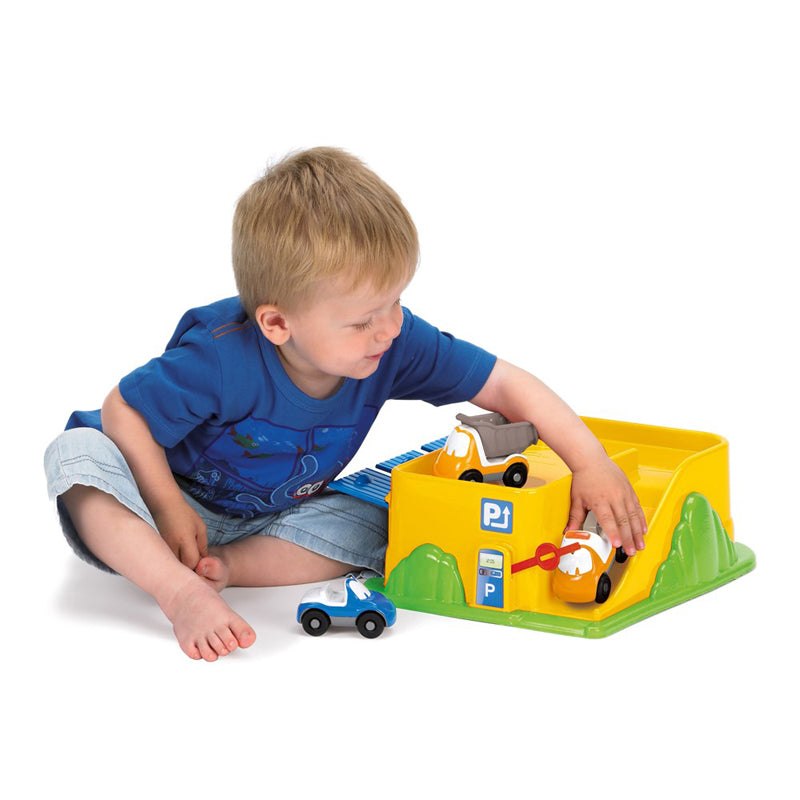 Dantoy Classic FunCars Garage and 3 cars